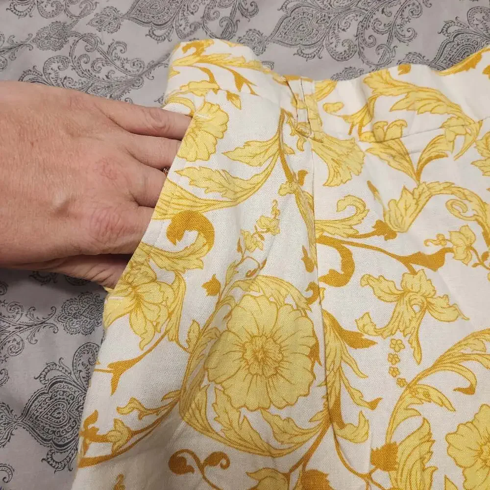 Yellow White Floral Baroque Print Linen Blend Shorts Size US 8